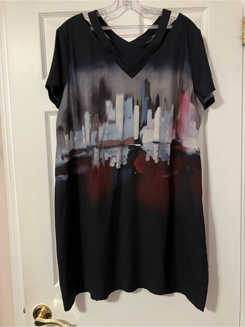 ๐ธ Abstract Cityscape V-Neck Mini Dress - Black & Multicolor